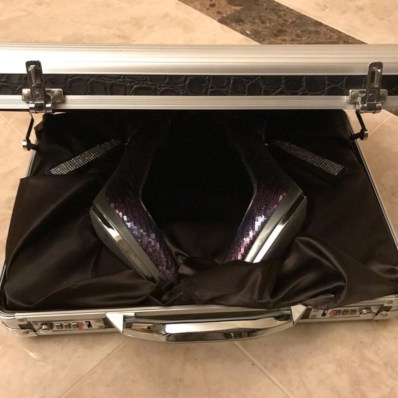 Shoes - Picture 8 of 8